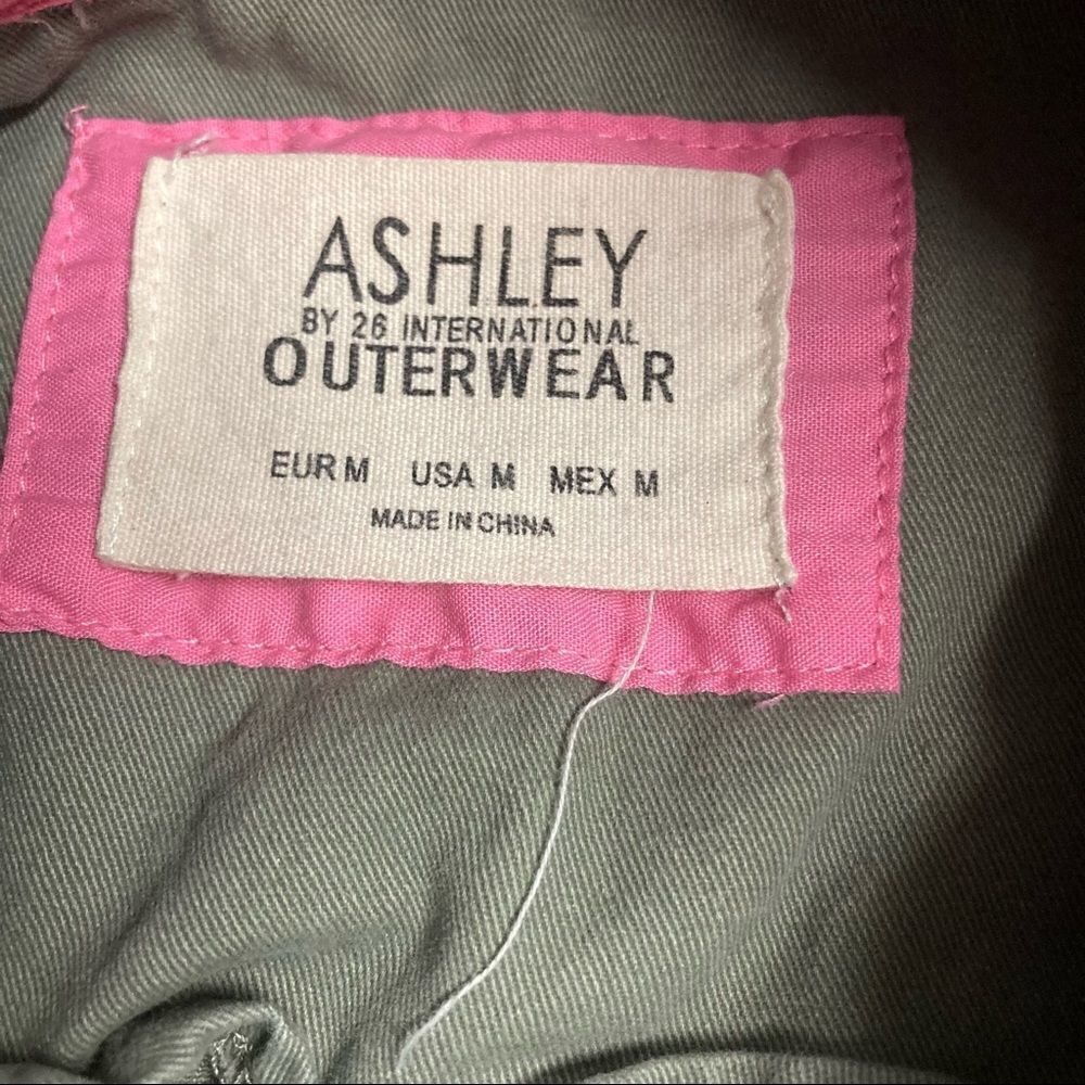 ASHLEY OUTERWEAR Women’s Army Green Vest‎ Size Medium  Zipper Closure - Picture 6 of 9